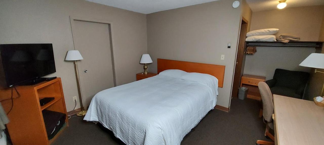 Ross Inn Lanigan Luaran gambar