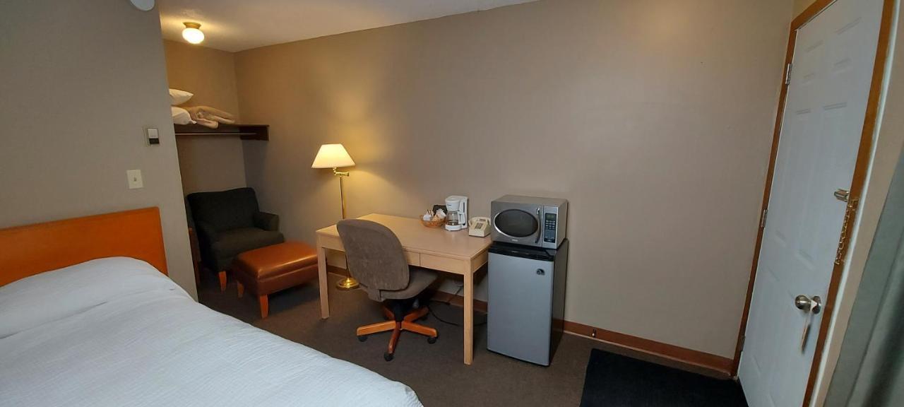 Ross Inn Lanigan Luaran gambar